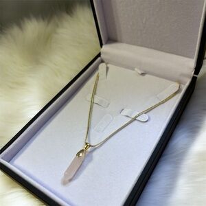 Quarts Pendant on 16 inch Chain